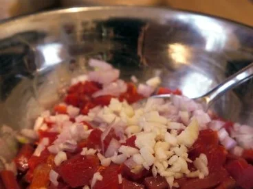 Scharfe Bouletten mit Paprika-Salsa und Parmesankartoffeln - Rezept - Bild Nr. 3