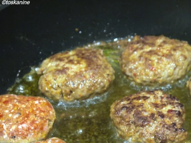 Scharfe Bouletten mit Paprika-Salsa und Parmesankartoffeln - Rezept - Bild Nr. 12