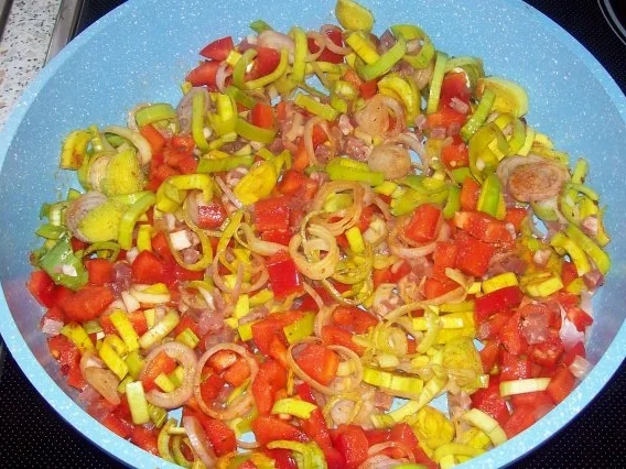 Lachslasagne mit Knusperkruste und cremiger Paprika-Tomatensoße - Rezept - Bild Nr. 4