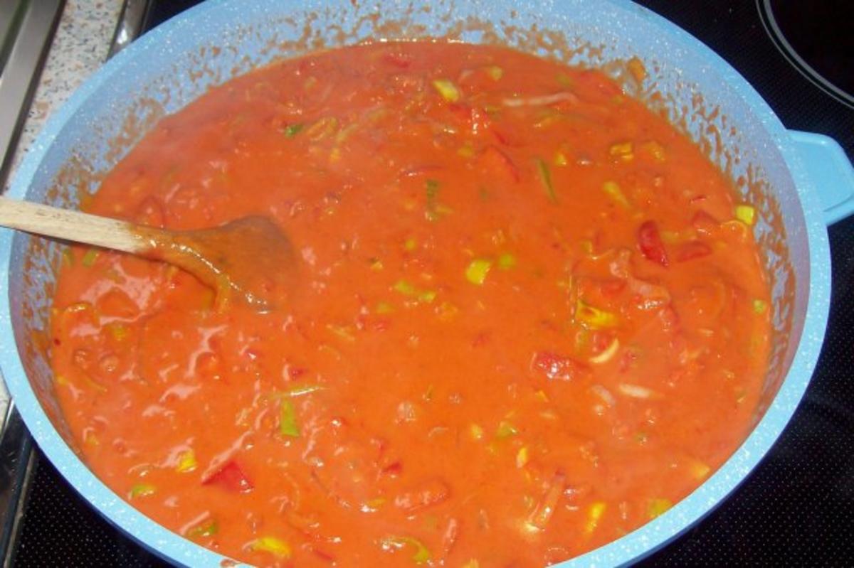 Lachslasagne mit Knusperkruste und cremiger Paprika-Tomatensoße - Rezept - Bild Nr. 5