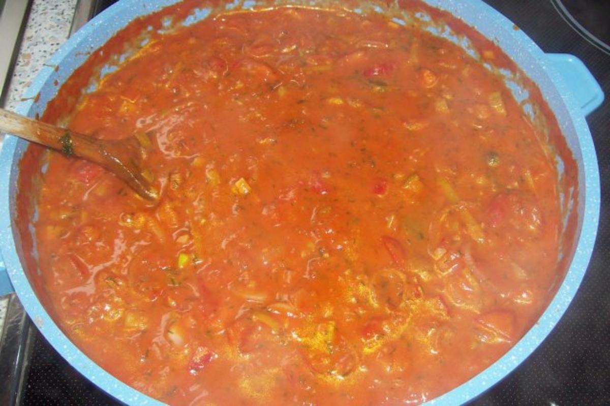 Lachslasagne mit Knusperkruste und cremiger Paprika-Tomatensoße - Rezept - Bild Nr. 9