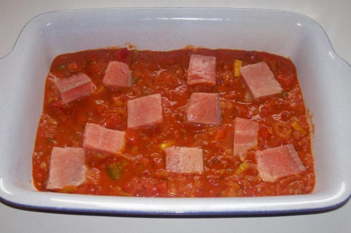 Lachslasagne mit Knusperkruste und cremiger Paprika-Tomatensoße - Rezept - Bild Nr. 10