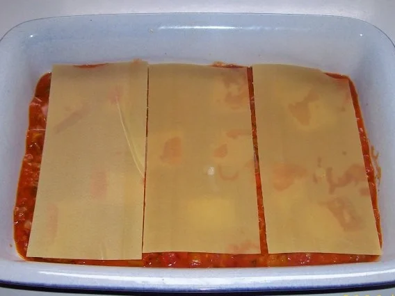 Lachslasagne mit Knusperkruste und cremiger Paprika-Tomatensoße - Rezept - Bild Nr. 11