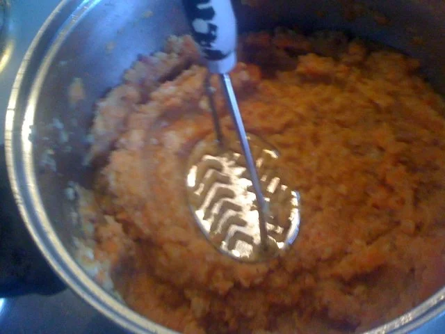 Kartoffel - Möhrendurcheinander mit Fischstäbchen - Rezept - Bild Nr. 4