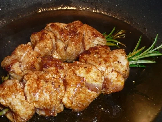 Rezept: Suppe: Paprikasuppe mit Putenspießchen Bild Nr. 2 Suppe: Paprikasuppe mit Putenspießchen - Rezept - Bild Nr. 2