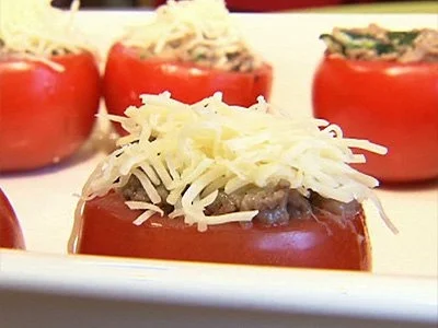 Gefüllte Tomaten mit Rosmarinkartoffeln - Rezept