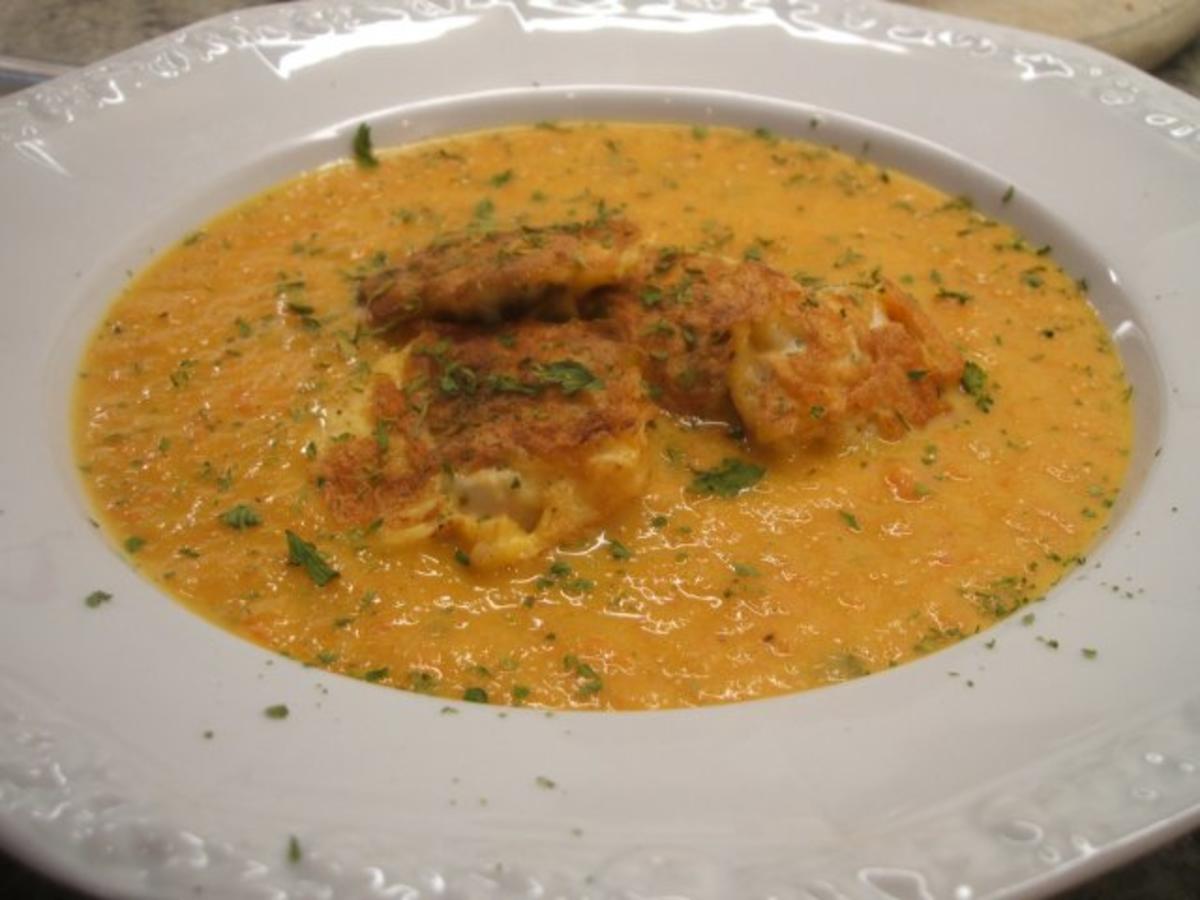 Suppen: Gemüse-Rahm-Süppchen mit Champignons in Ei-Parmesan-Hülle - Rezept