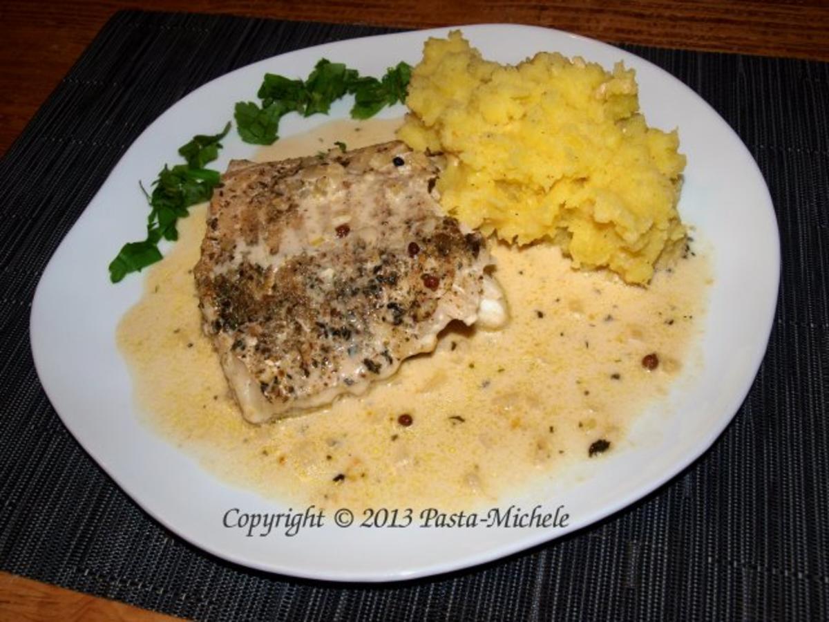 Winterkabeljaufilet (Skrei) in feiner Weißwein-Senfsauce - Rezept ...