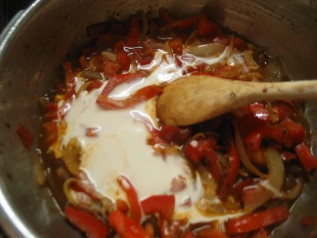 Rezept: Geflügel: Putenleberpfanne mit Tomaten - Paprika - Sahne Bild Nr. 9 Geflügel: Putenleberpfanne mit Tomaten - Paprika - Sahne - Rezept - Bild Nr. 9