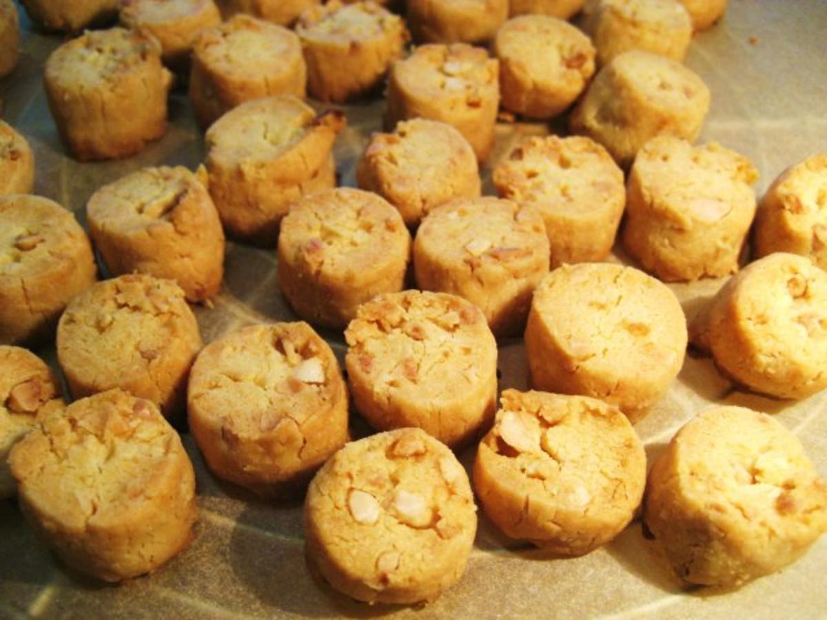 Salzgebäck mit Erdnüssen und Käse - Rezept - kochbar.de