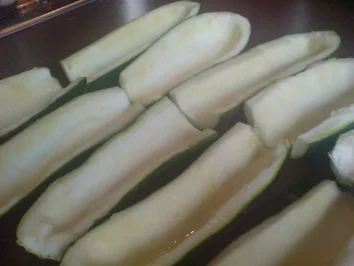 Gefüllte Zucchinischiffchen - Rezept - Bild Nr. 3