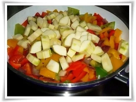 Pikantes Paprika-Gulasch Vegetarisch - Rezept - Bild Nr. 11