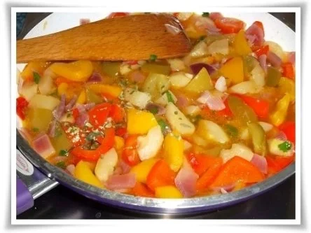 Pikantes Paprika-Gulasch Vegetarisch - Rezept - Bild Nr. 15