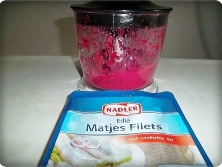 Rezept: Matjes auf Rote Bete Creme Bild Nr. 3 Matjes auf Rote Bete Creme - Rezept - Bild Nr. 3