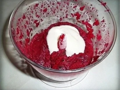 Rezept: Matjes auf Rote Bete Creme Bild Nr. 7 Matjes auf Rote Bete Creme - Rezept - Bild Nr. 7