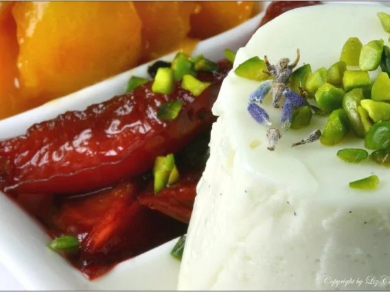 Rezept: Lizchen's Lavendelblüten-Mousse mit Früchtchen © Liz Collet Bild Nr. 4 Lizchen's Lavendelblüten-Mousse mit Früchtchen © Liz Collet - Rezept - Bild Nr. 4