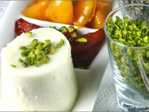 Rezept: Lizchen's Lavendelblüten-Mousse mit Früchtchen © Liz Collet Bild Nr. 5 Lizchen's Lavendelblüten-Mousse mit Früchtchen © Liz Collet - Rezept - Bild Nr. 5