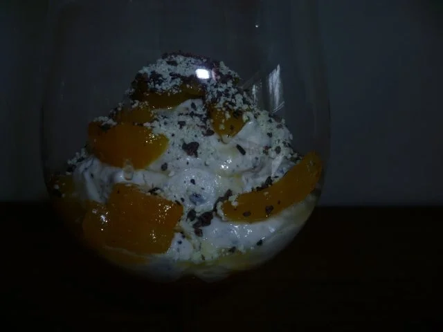 Rezept: Stracciatella-Ricotta-Dessert mit Aprikosen Bild Nr. 2 Stracciatella-Ricotta-Dessert mit Aprikosen - Rezept - Bild Nr. 2