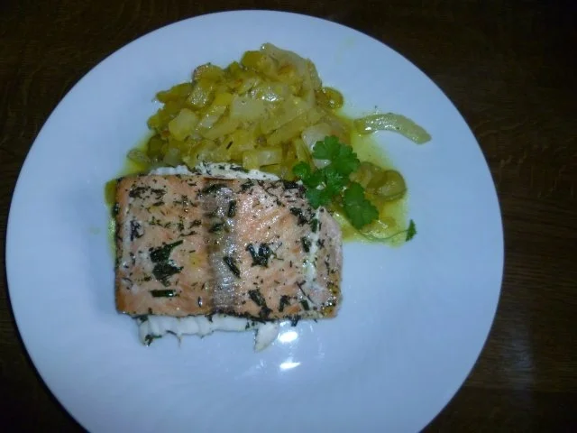Mariniertes Lachssteak mit gelben Fenchelgemüse - Rezept