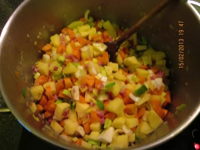 Rezept: feines Kartoffelsüppchen mit Einlage Bild Nr. 5 feines Kartoffelsüppchen mit Einlage - Rezept - Bild Nr. 5