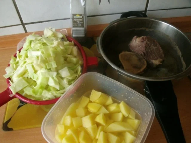 kräftiger Weisskohleintopf mit Mettenden - Rezept - Bild Nr. 4