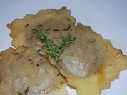 Steinpilzravioli in Thymianbutter - Rezept