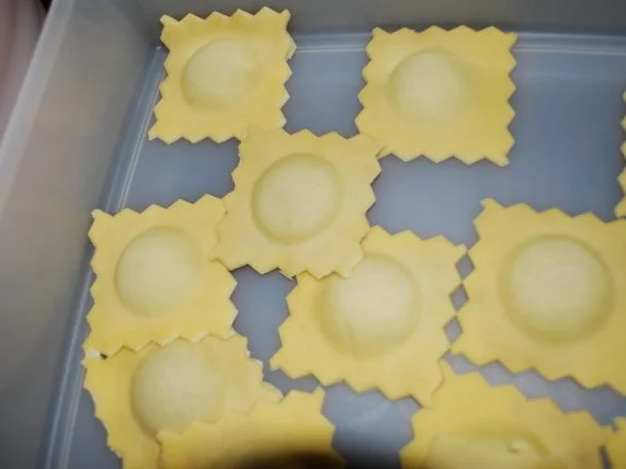 Rezept: Steinpilzravioli in Thymianbutter Bild Nr. 3 Steinpilzravioli in Thymianbutter - Rezept - Bild Nr. 3