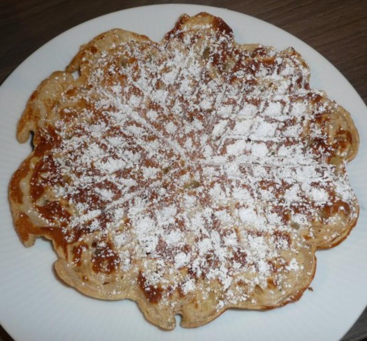 Bilder für Waffeln am Samstag mit Apfel , Aprikose & Haselnuss ! - Rezept