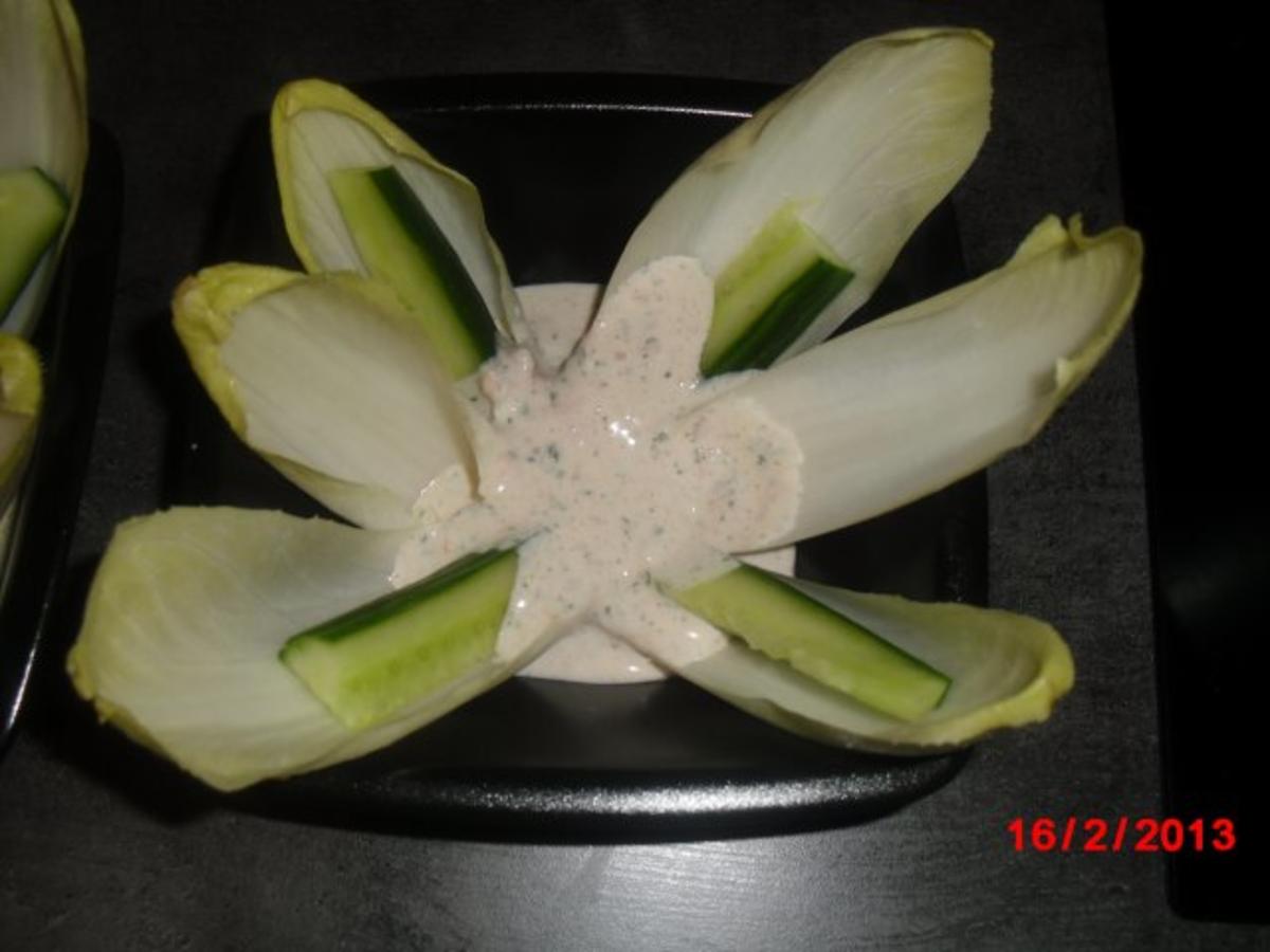 Chicoree mit Kräuter-Dip, - Rezept mit Bild - kochbar.de
