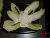 Chicoree mit Kräuter-Dip, - Rezept