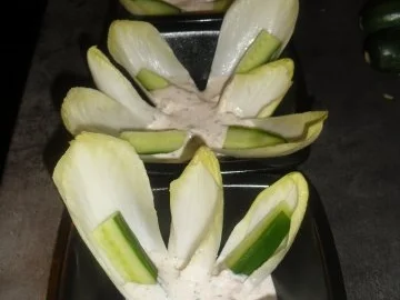 Rezept: Chicoree mit Kräuter-Dip, Bild Nr. 3 Chicoree mit Kräuter-Dip, - Rezept - Bild Nr. 3