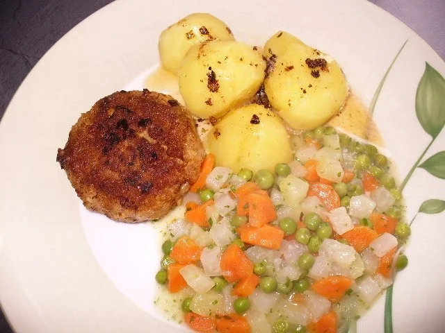 Beefsteak, Salzkartoffeln und Mischgemüse - Rezept - Bild Nr. 2