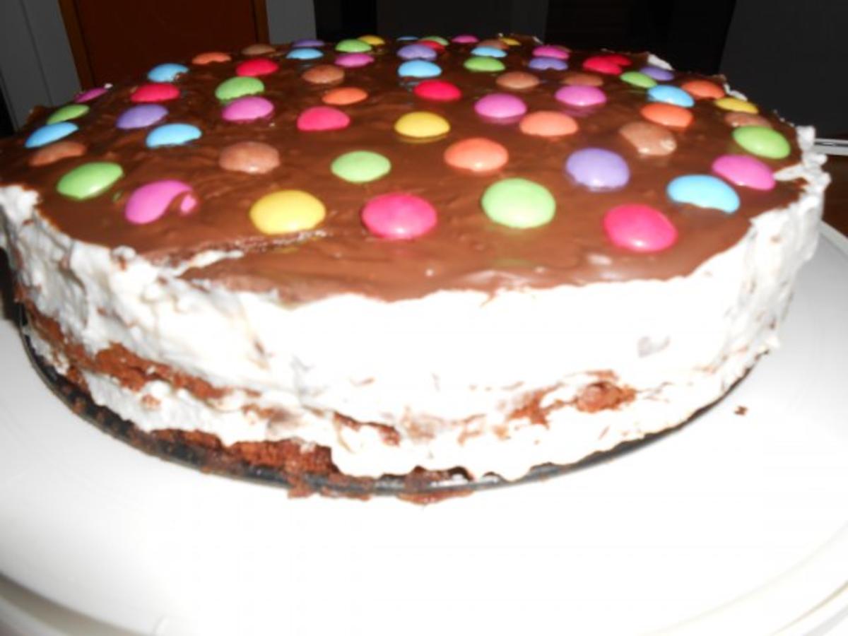 Stracciatella Torte mit Smarties - Rezept Eingereicht von Cakelovers