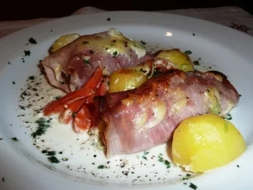 Rezept: Kartoffelgratin mit Gemüse-Schinkenröllchen Kartoffelgratin mit Gemüse-Schinkenröllchen - Rezept