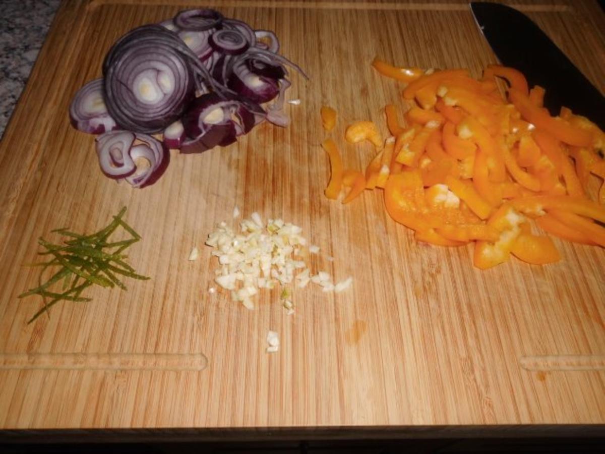 Hähnchenbrust auf Zwiebel-Paprika-Gemüse>> - Rezept - Bild Nr. 3