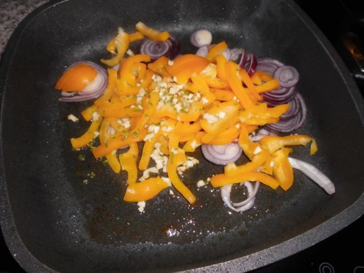 Hähnchenbrust auf Zwiebel-Paprika-Gemüse>> - Rezept - Bild Nr. 4