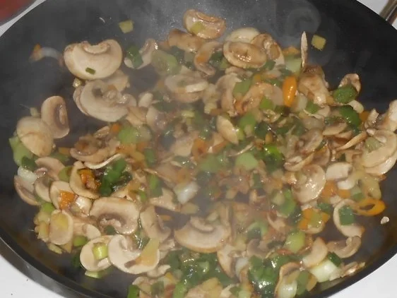 Rezept: Nudel-Champignon-Gemüse-Pfanne Bild Nr. 5 Nudel-Champignon-Gemüse-Pfanne - Rezept - Bild Nr. 5
