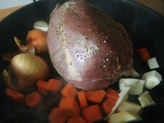 Gewürzbraten mit Waldpilzhaube - Rezept - Bild Nr. 6