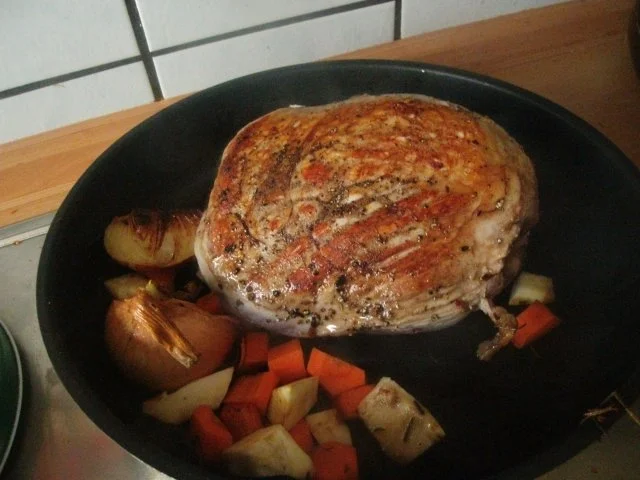 Gewürzbraten mit Waldpilzhaube - Rezept - Bild Nr. 7