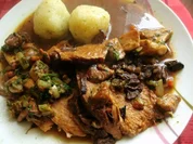 Gewürzbraten mit Waldpilzhaube - Rezept