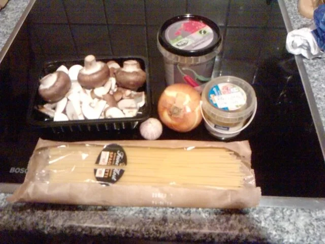 Rezept: SPAGHETTI PESTO DI RUCOLA E FUNGHI Bild Nr. 2 SPAGHETTI PESTO DI RUCOLA E FUNGHI - Rezept - Bild Nr. 2