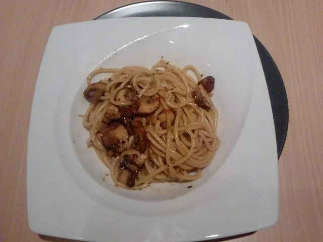 Rezept: SPAGHETTI PESTO DI RUCOLA E FUNGHI Bild Nr. 11 SPAGHETTI PESTO DI RUCOLA E FUNGHI - Rezept - Bild Nr. 11