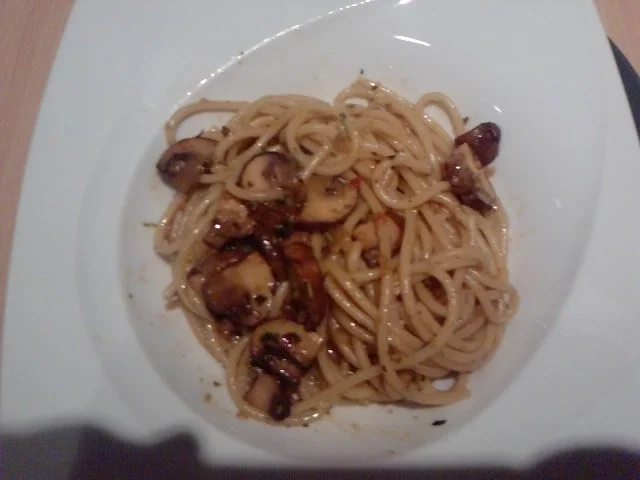 Rezept: SPAGHETTI PESTO DI RUCOLA E FUNGHI Bild Nr. 12 SPAGHETTI PESTO DI RUCOLA E FUNGHI - Rezept - Bild Nr. 12