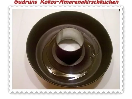 Rezept: Kuchen: Kokos-Amarenakirschkuchen Bild Nr. 7 Kuchen: Kokos-Amarenakirschkuchen - Rezept - Bild Nr. 7