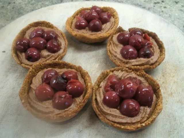 Dessert: Schokosahne-Törtchen mit Kirschen - Rezept - Bild Nr. 6