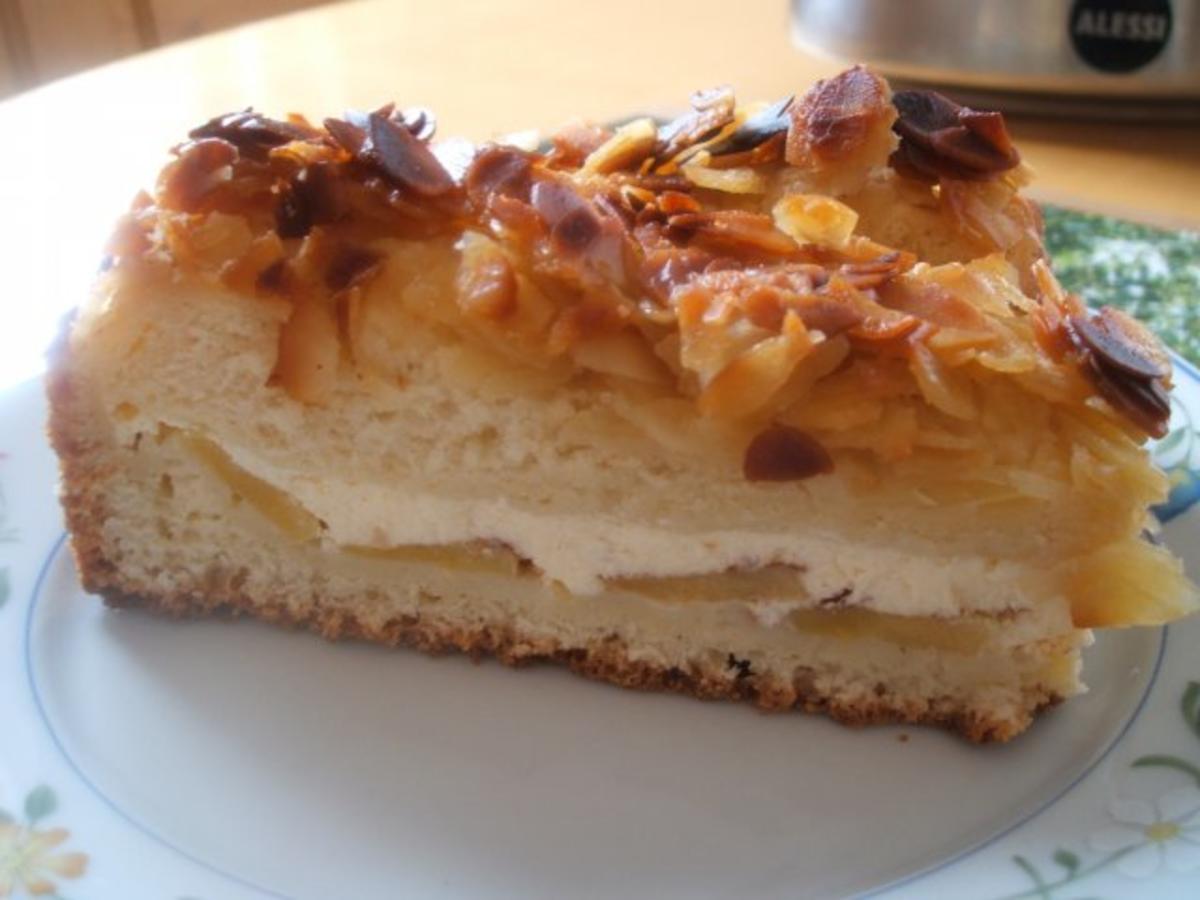 Bilder für Backen: Hefekuchen mit Innenleben und Mandelkruste - Rezept