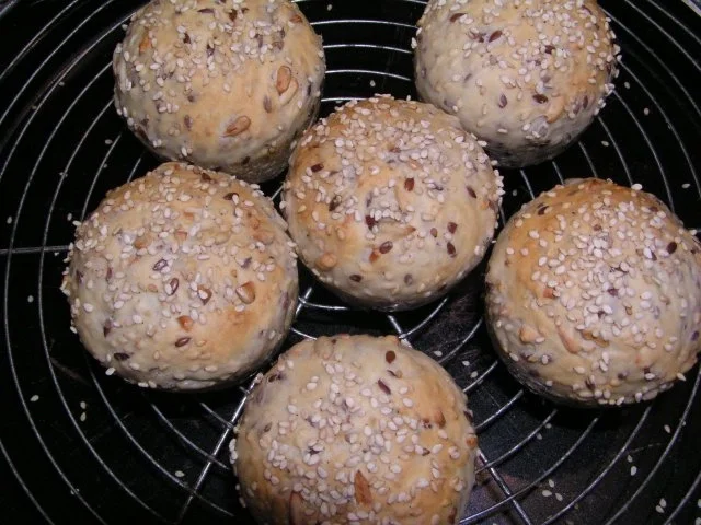 Rezept: Joghurt- Brötchen aus der Muffinform 6 Stk Bild Nr. 7 Joghurt- Brötchen aus der Muffinform 6 Stk - Rezept - Bild Nr. 7