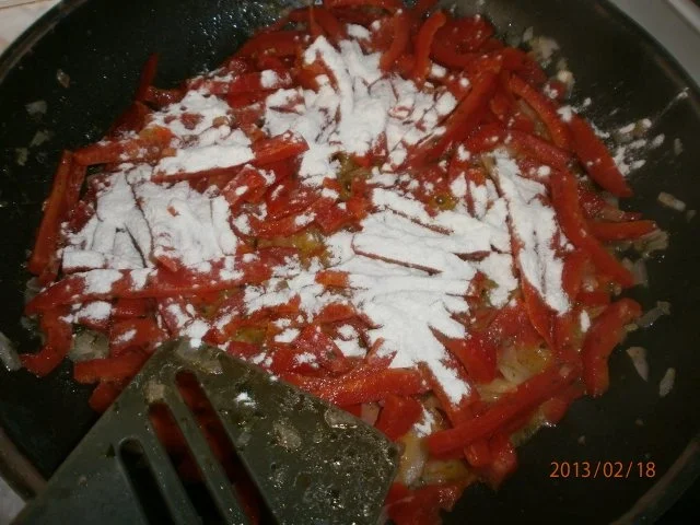 Lecker gefüllte Schnitzel aus dem Ofen mit säuerlichem Paprikarahm - Rezept - Bild Nr. 4