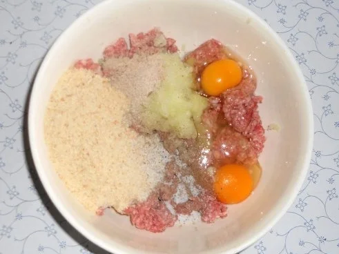 Schichtkohl à la "Oòrndrasch". Aus dem Backofen und wirklich in Schichten. (Rzpt. um 1976) - Rezept - Bild Nr. 3