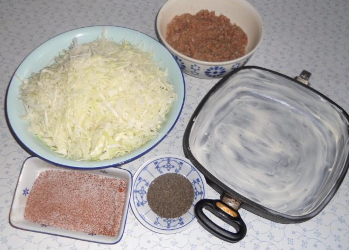 Schichtkohl à la "Oòrndrasch". Aus dem Backofen und wirklich in Schichten. (Rzpt. um 1976) - Rezept - Bild Nr. 5